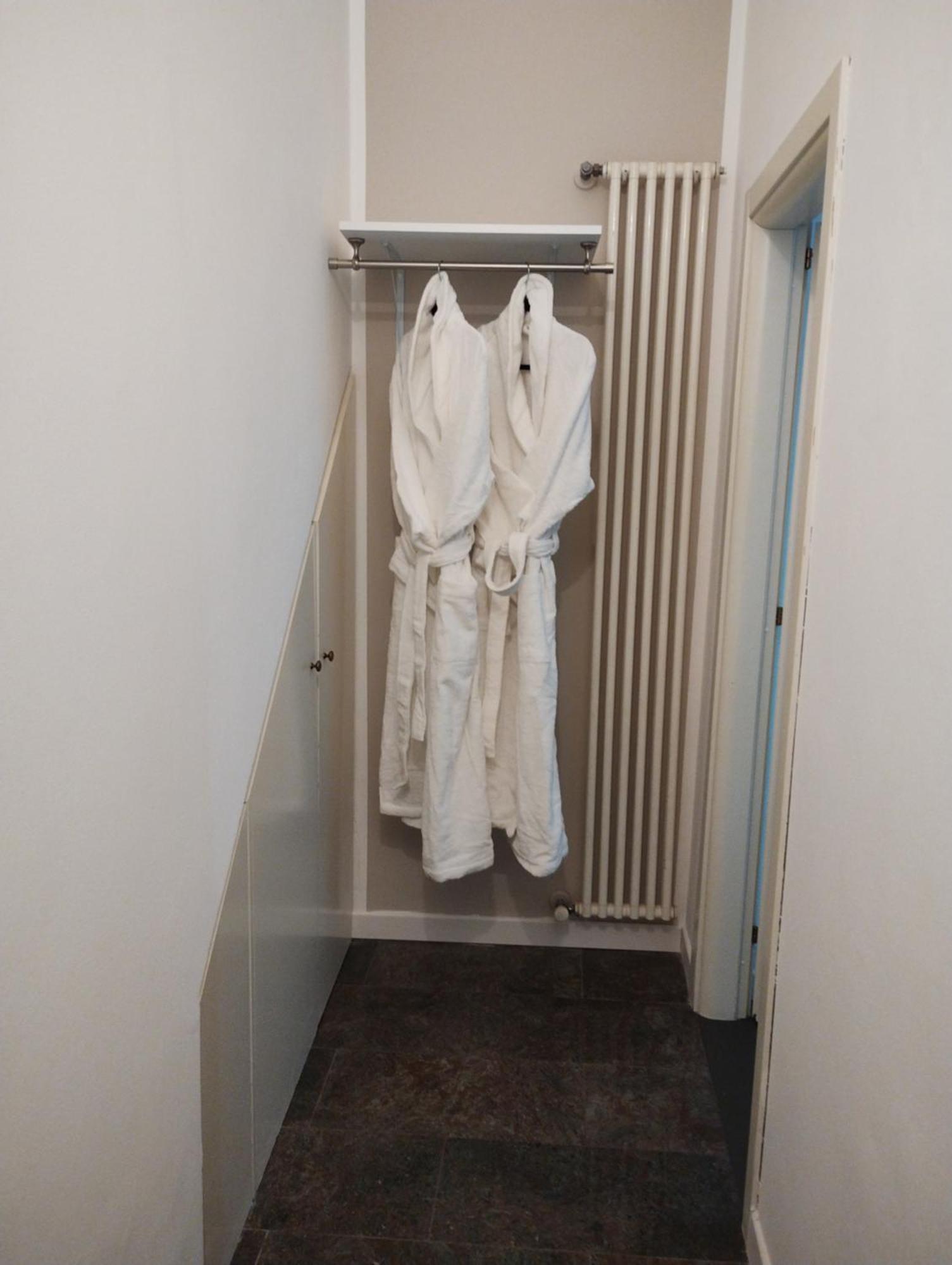 Palazzo Cusani Charming Rooms Vercelli Bagian luar foto