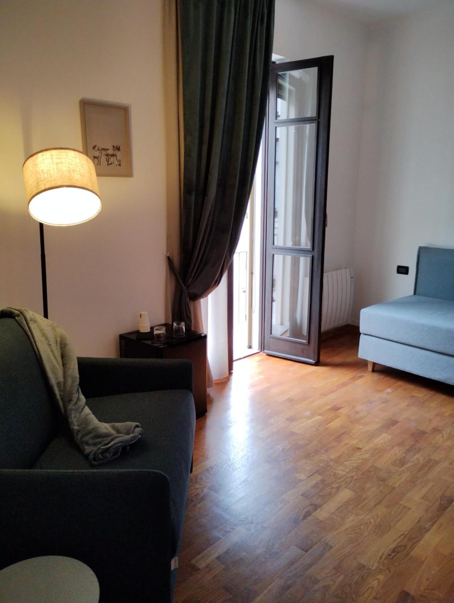 Palazzo Cusani Charming Rooms Vercelli Bagian luar foto