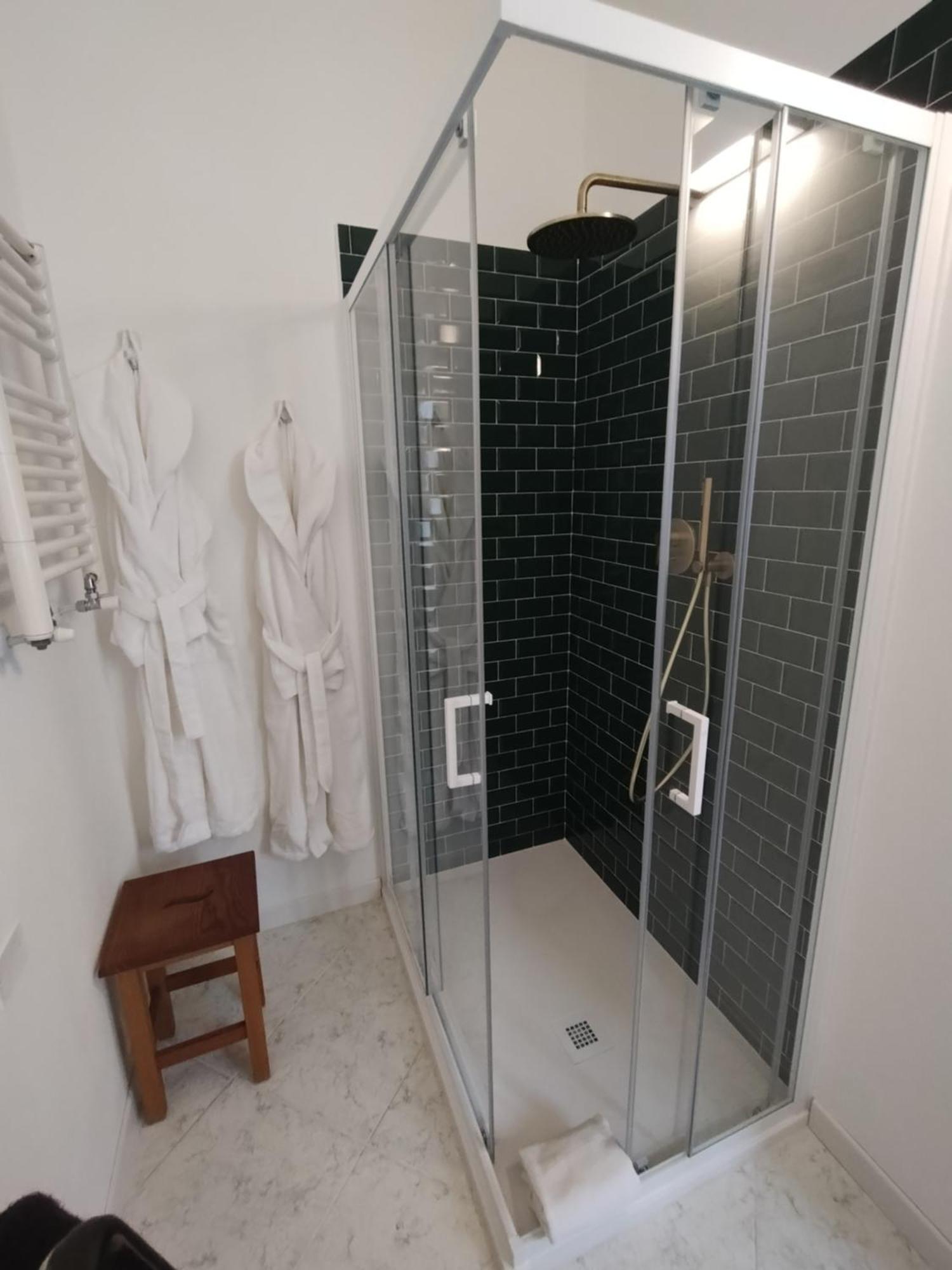Palazzo Cusani Charming Rooms Vercelli Bagian luar foto